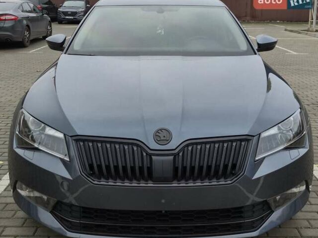 Серый Шкода Суперб, объемом двигателя 1.8 л и пробегом 130 тыс. км за 20000 $, фото 1 на Automoto.ua