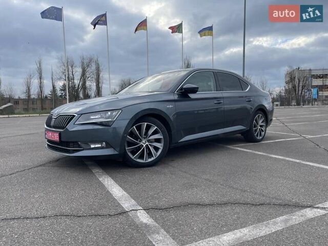 Серый Шкода Суперб, объемом двигателя 2 л и пробегом 260 тыс. км за 19500 $, фото 1 на Automoto.ua