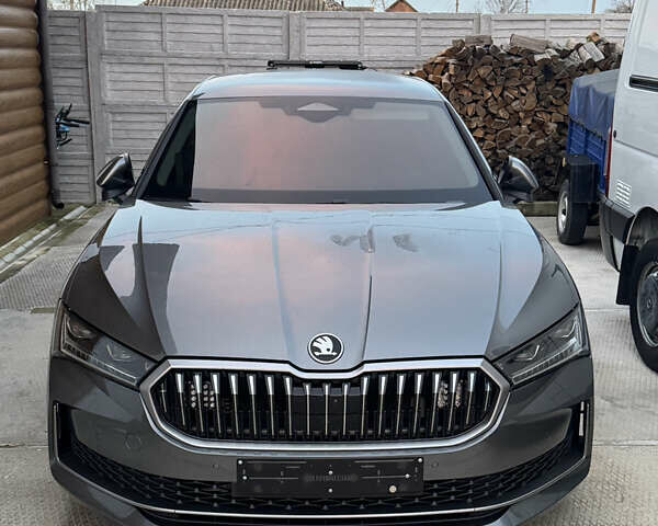 Серый Шкода Суперб, объемом двигателя 1.98 л и пробегом 15 тыс. км за 52000 $, фото 1 на Automoto.ua