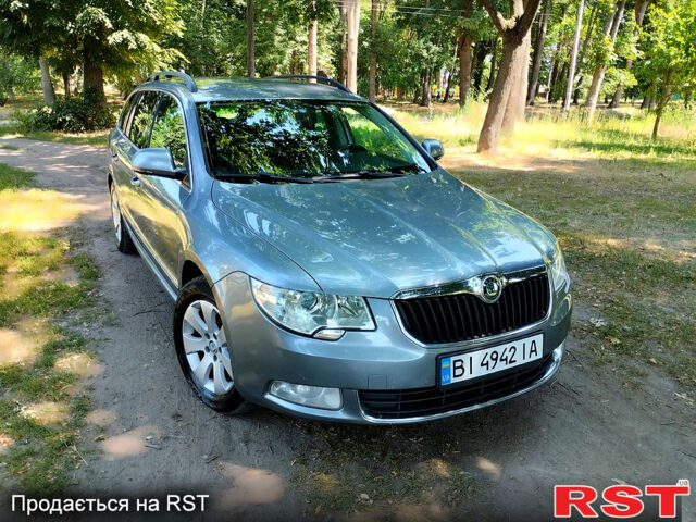 Синий Шкода Суперб, объемом двигателя 2 л и пробегом 300 тыс. км за 9950 $, фото 1 на Automoto.ua