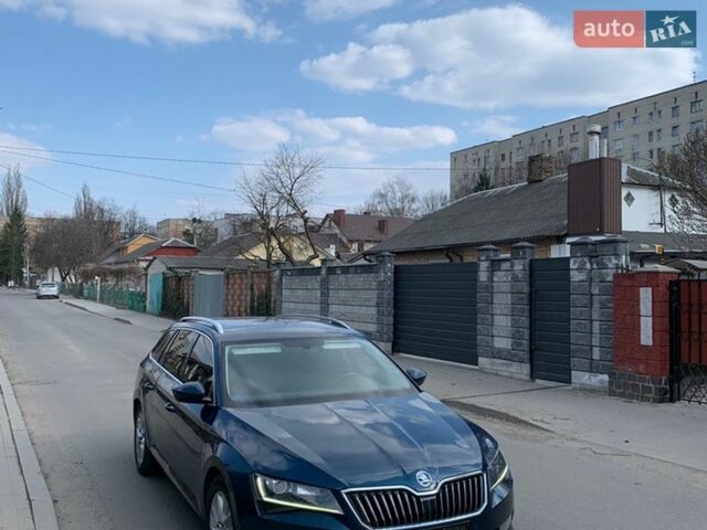 Синий Шкода Суперб, объемом двигателя 1.6 л и пробегом 315 тыс. км за 13100 $, фото 1 на Automoto.ua