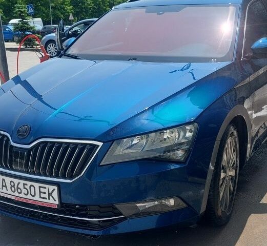 Синій Шкода Суперб, об'ємом двигуна 1.6 л та пробігом 272 тис. км за 15200 $, фото 1 на Automoto.ua