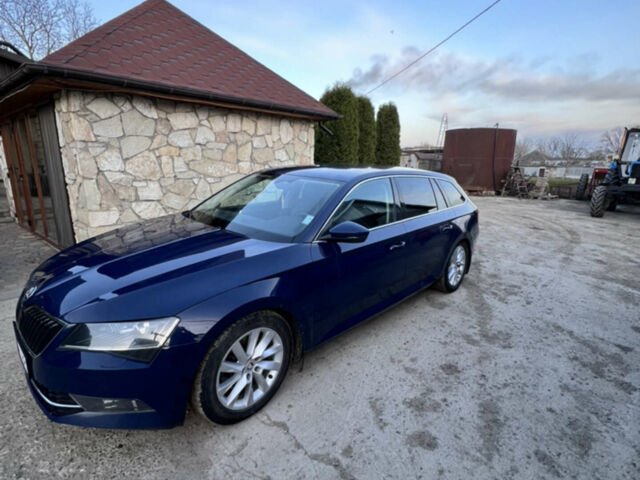 Синій Шкода Суперб, об'ємом двигуна 2 л та пробігом 240 тис. км за 15200 $, фото 1 на Automoto.ua