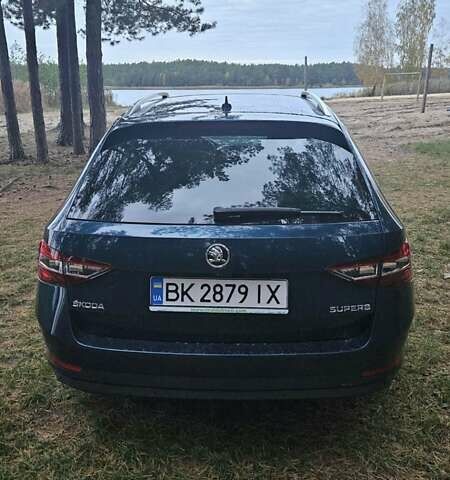 Синій Шкода Суперб, об'ємом двигуна 1.6 л та пробігом 151 тис. км за 17800 $, фото 1 на Automoto.ua