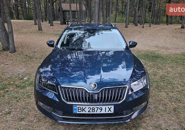 Синій Шкода Суперб, об'ємом двигуна 1.6 л та пробігом 150 тис. км за 18300 $, фото 1 на Automoto.ua