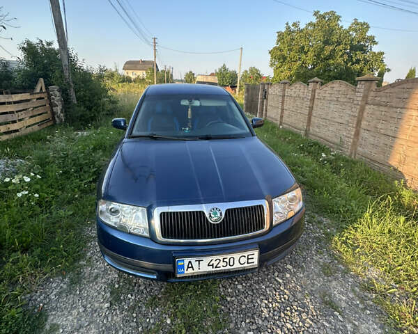 Синій Шкода Суперб, об'ємом двигуна 2.4 л та пробігом 300 тис. км за 4300 $, фото 1 на Automoto.ua