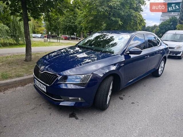 Синій Шкода Суперб, об'ємом двигуна 1.97 л та пробігом 248 тис. км за 18400 $, фото 1 на Automoto.ua