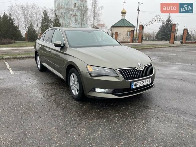 Зелений Шкода Суперб, об'ємом двигуна 1.8 л та пробігом 174 тис. км за 15000 $, фото 1 на Automoto.ua