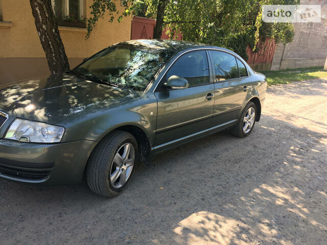 Зелений Шкода Суперб, об'ємом двигуна 1.8 л та пробігом 150 тис. км за 7400 $, фото 1 на Automoto.ua