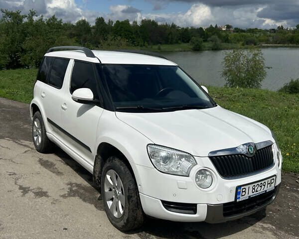 Білий Шкода Єті, об'ємом двигуна 1.2 л та пробігом 194 тис. км за 8600 $, фото 1 на Automoto.ua