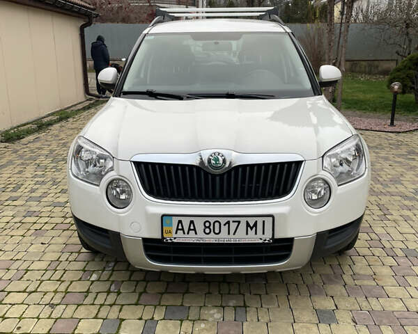 Білий Шкода Єті, об'ємом двигуна 1.2 л та пробігом 225 тис. км за 7300 $, фото 1 на Automoto.ua