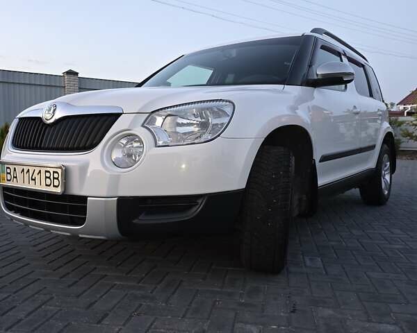 Білий Шкода Єті, об'ємом двигуна 1.2 л та пробігом 176 тис. км за 9000 $, фото 1 на Automoto.ua