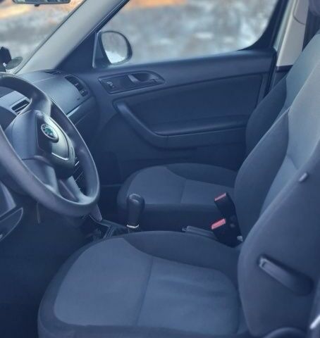 Сірий Шкода Єті, об'ємом двигуна 1.2 л та пробігом 251 тис. км за 5250 $, фото 1 на Automoto.ua