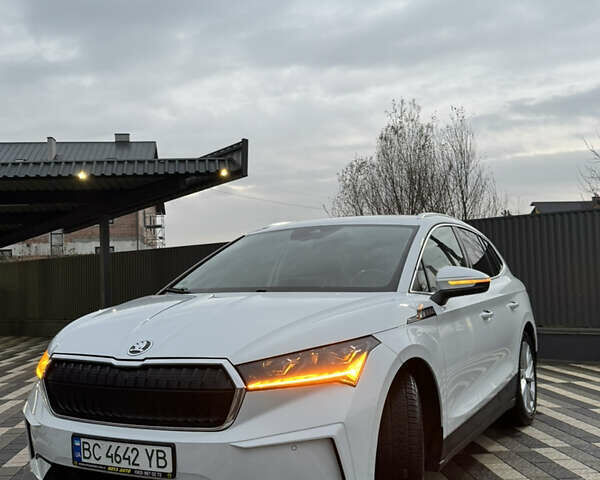 Белый Шкода Enyaq iV, объемом двигателя 0 л и пробегом 86 тыс. км за 23000 $, фото 1 на Automoto.ua