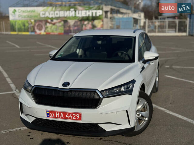 Белый Шкода Enyaq iV, объемом двигателя 0 л и пробегом 190 тыс. км за 20900 $, фото 1 на Automoto.ua