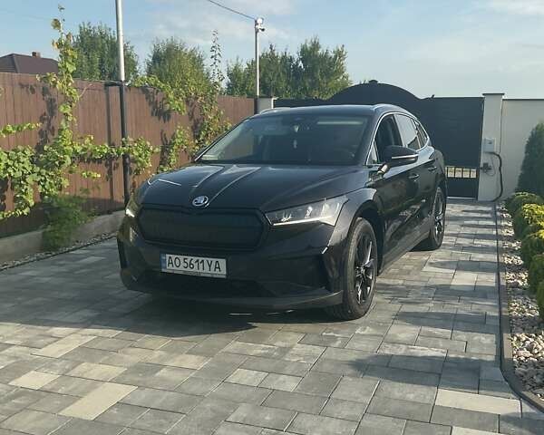 Черный Шкода Enyaq iV, объемом двигателя 0 л и пробегом 95 тыс. км за 26800 $, фото 1 на Automoto.ua