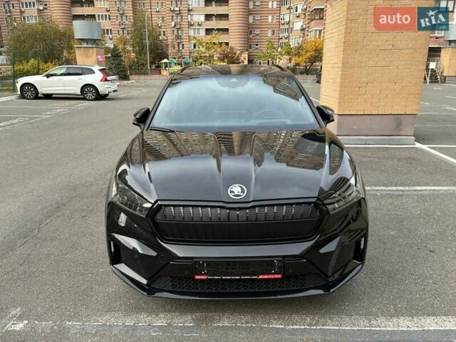 Черный Шкода Enyaq iV, объемом двигателя 0 л и пробегом 144 тыс. км за 26999 $, фото 1 на Automoto.ua