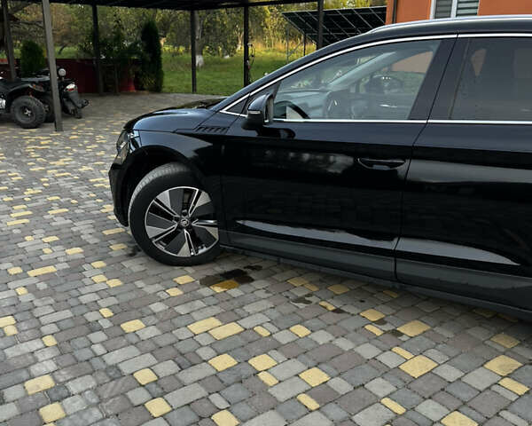 Чорний Шкода Enyaq iV, об'ємом двигуна 0 л та пробігом 70 тис. км за 27900 $, фото 1 на Automoto.ua