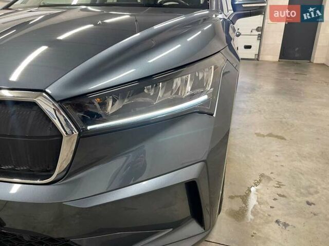 Шкода Enyaq iV 2022 в Луцке на Automoto.ua Серый Шкода Enyaq iV, объемом двигателя 0 л и пробегом 65 тыс. км за 21499 $, фото 1 на Automoto.ua