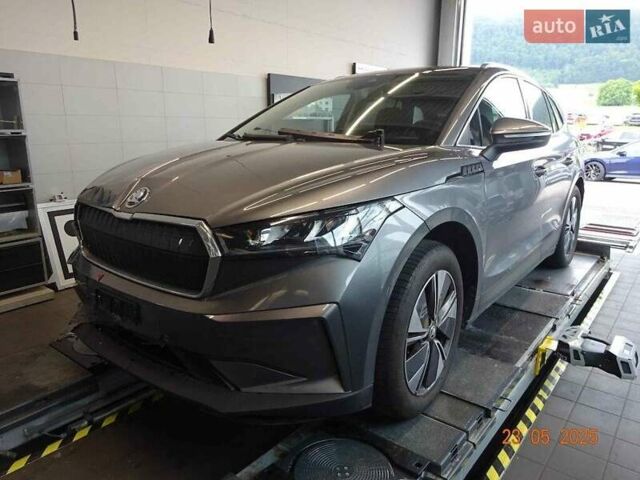 Серый Шкода Enyaq iV, объемом двигателя 0 л и пробегом 26 тыс. км за 21400 $, фото 1 на Automoto.ua