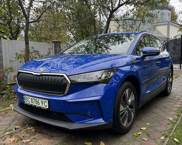 Синий Шкода Enyaq iV, объемом двигателя 0 л и пробегом 21 тыс. км за 24200 $, фото 1 на Automoto.ua
