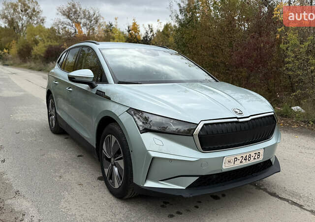 Зеленый Шкода Enyaq iV, объемом двигателя 0 л и пробегом 99 тыс. км за 19800 $, фото 1 на Automoto.ua