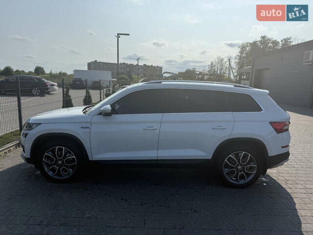 Белый Шкода Kodiaq Scout, объемом двигателя 1.98 л и пробегом 129 тыс. км за 22500 $, фото 1 на Automoto.ua
