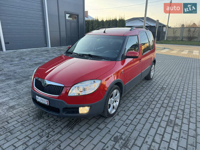 Красный Шкода Roomster Scout, объемом двигателя 1.6 л и пробегом 155 тыс. км за 7300 $, фото 1 на Automoto.ua