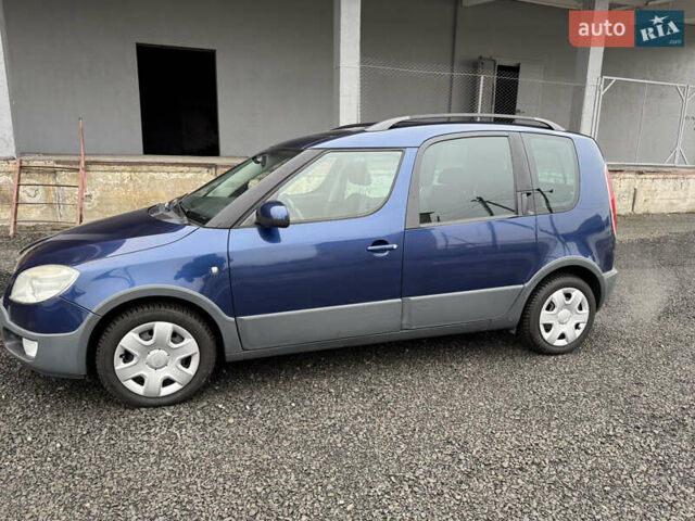 Синий Шкода Roomster Scout, объемом двигателя 1.4 л и пробегом 196 тыс. км за 6850 $, фото 1 на Automoto.ua