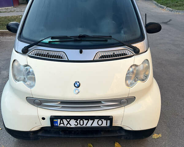 Белый Смарт Кроссблейд, объемом двигателя 0.6 л и пробегом 220 тыс. км за 3200 $, фото 1 на Automoto.ua