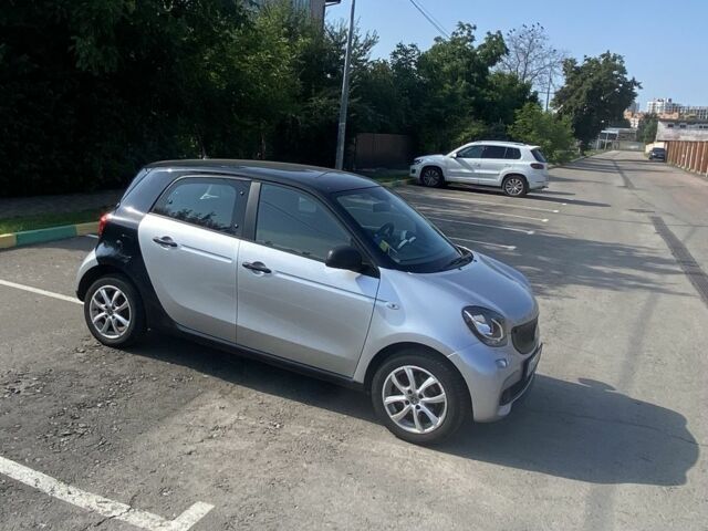 Сірий Смарт Forfour, об'ємом двигуна 1 л та пробігом 97 тис. км за 5800 $, фото 1 на Automoto.ua