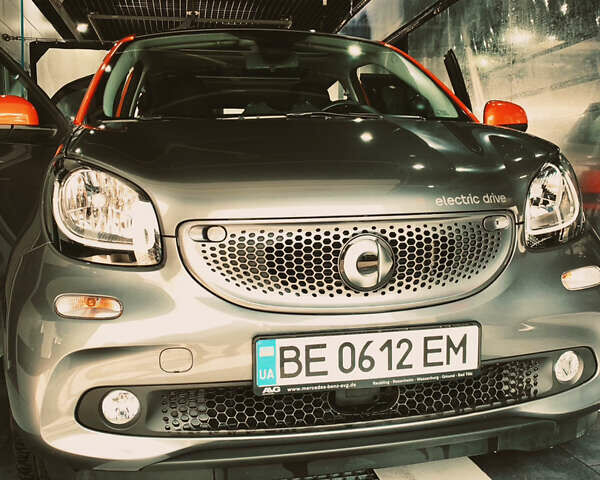 Помаранчевий Смарт Forfour, об'ємом двигуна 0 л та пробігом 48 тис. км за 10100 $, фото 1 на Automoto.ua