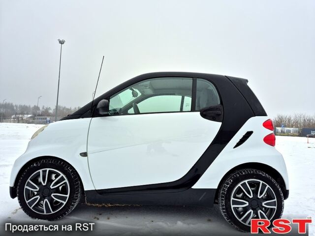 Білий Смарт Fortwo, об'ємом двигуна 1 л та пробігом 168 тис. км за 4800 $, фото 1 на Automoto.ua