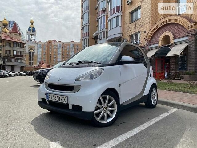 Білий Смарт Fortwo, об'ємом двигуна 0.8 л та пробігом 114 тис. км за 6500 $, фото 1 на Automoto.ua