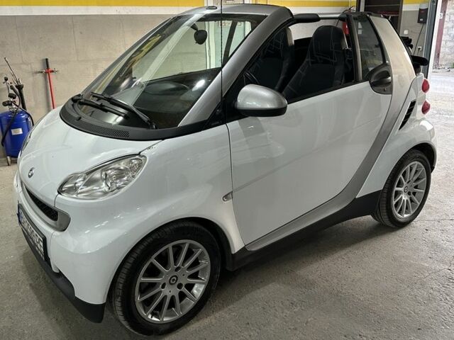 Білий Смарт Fortwo, об'ємом двигуна 1 л та пробігом 160 тис. км за 5600 $, фото 1 на Automoto.ua