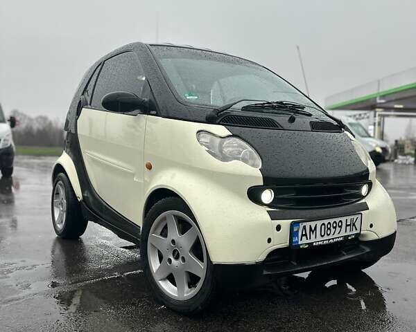 Белый Смарт Форту, объемом двигателя 0.6 л и пробегом 150 тыс. км за 3000 $, фото 1 на Automoto.ua