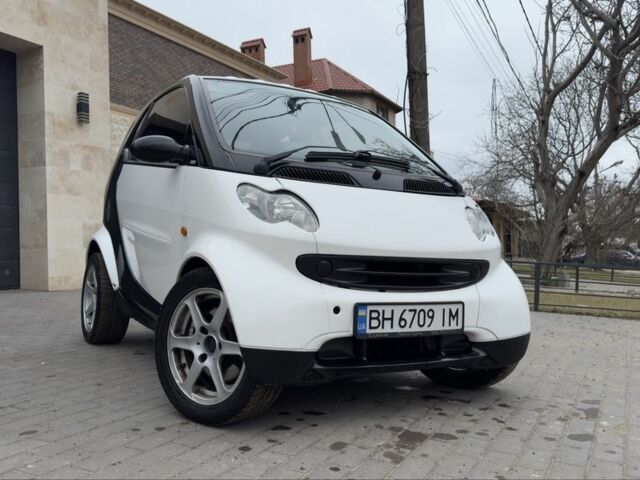 Білий Смарт Fortwo, об'ємом двигуна 0.6 л та пробігом 166 тис. км за 3250 $, фото 1 на Automoto.ua