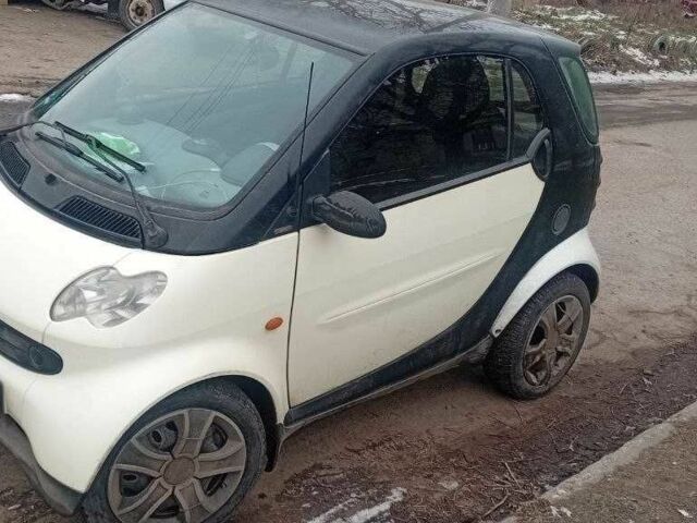 Білий Смарт Fortwo, об'ємом двигуна 0.8 л та пробігом 999 тис. км за 4000 $, фото 1 на Automoto.ua