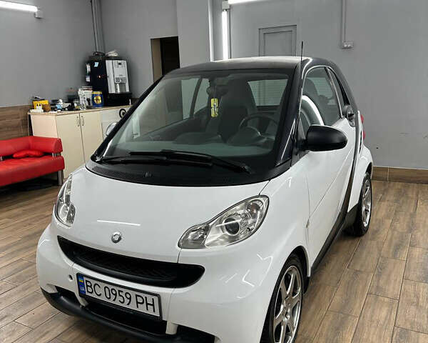 Білий Смарт Fortwo, об'ємом двигуна 1 л та пробігом 146 тис. км за 5700 $, фото 1 на Automoto.ua