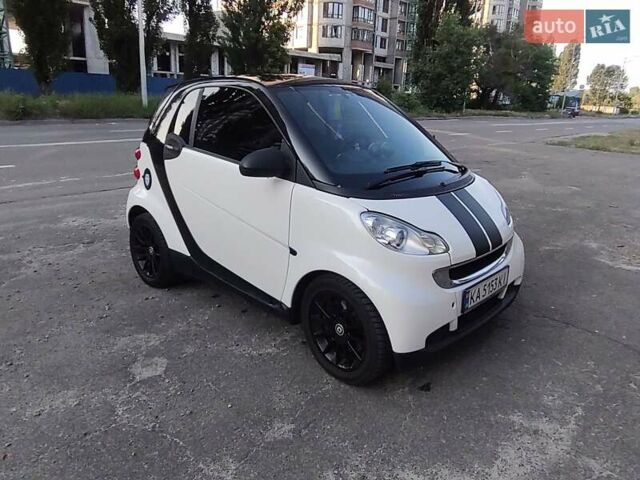 Білий Смарт Fortwo, об'ємом двигуна 1 л та пробігом 137 тис. км за 4400 $, фото 1 на Automoto.ua