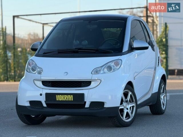 Білий Смарт Fortwo, об'ємом двигуна 1 л та пробігом 206 тис. км за 5350 $, фото 1 на Automoto.ua