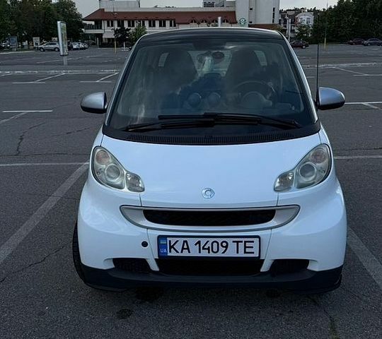 Белый Смарт Форту, объемом двигателя 1 л и пробегом 175 тыс. км за 5600 $, фото 1 на Automoto.ua