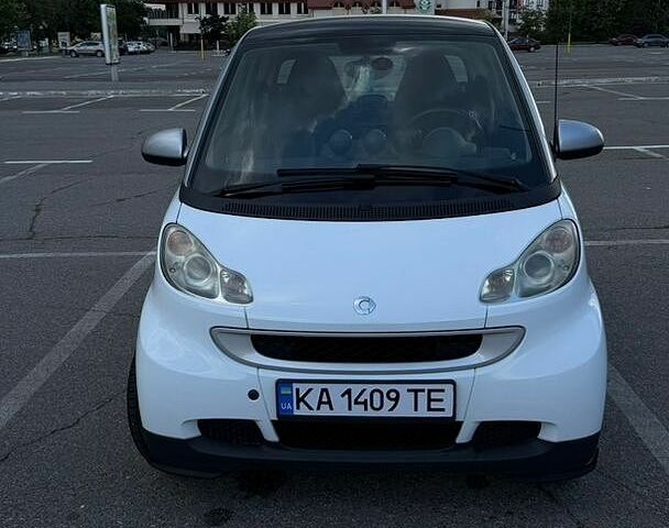 Белый Смарт Форту, объемом двигателя 1 л и пробегом 175 тыс. км за 4700 $, фото 1 на Automoto.ua