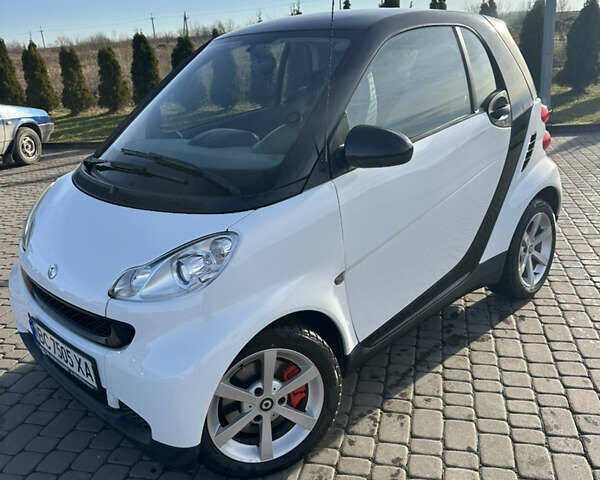Білий Смарт Fortwo, об'ємом двигуна 1 л та пробігом 185 тис. км за 5900 $, фото 1 на Automoto.ua