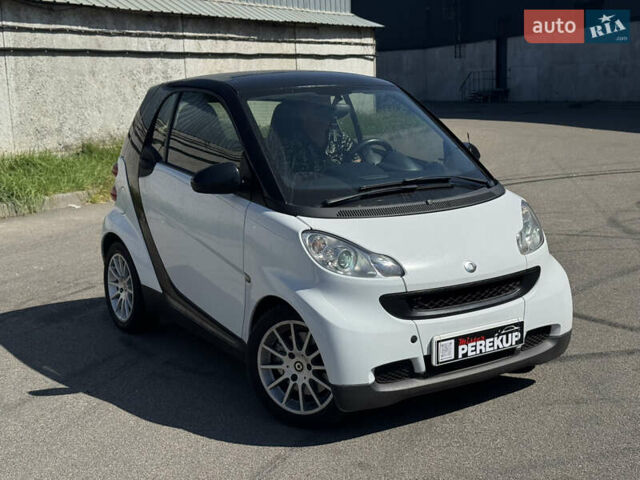 Білий Смарт Fortwo, об'ємом двигуна 1 л та пробігом 130 тис. км за 5800 $, фото 1 на Automoto.ua