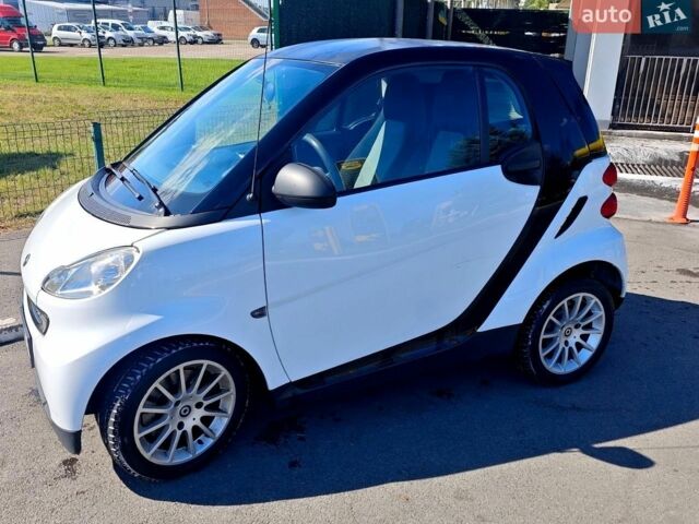 Білий Смарт Fortwo, об'ємом двигуна 1 л та пробігом 196 тис. км за 5000 $, фото 1 на Automoto.ua