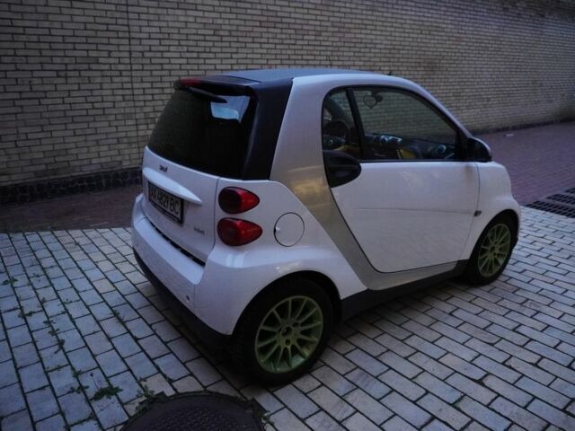 Білий Смарт Fortwo, об'ємом двигуна 1 л та пробігом 3 тис. км за 6200 $, фото 1 на Automoto.ua