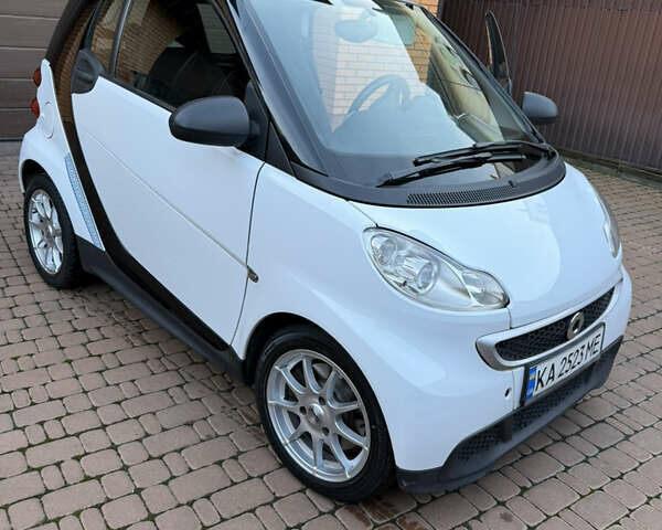 Білий Смарт Fortwo, об'ємом двигуна 1 л та пробігом 168 тис. км за 5100 $, фото 1 на Automoto.ua