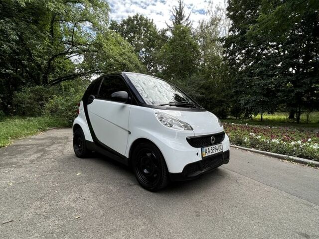 Білий Смарт Fortwo, об'ємом двигуна 1 л та пробігом 112 тис. км за 5600 $, фото 1 на Automoto.ua