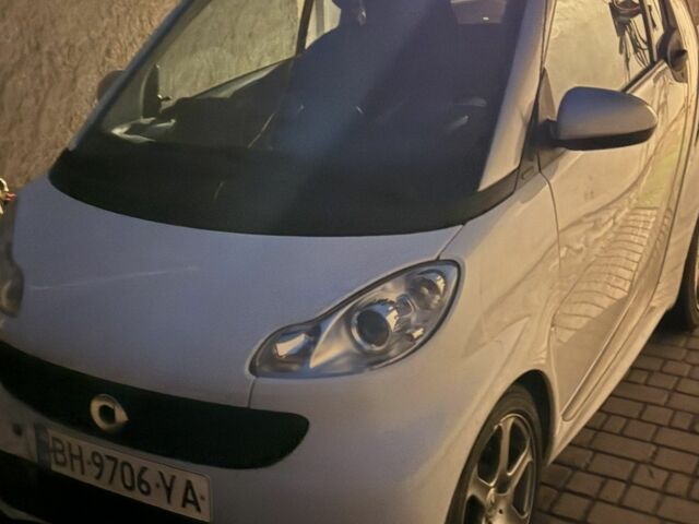 Білий Смарт Fortwo, об'ємом двигуна 0 л та пробігом 105 тис. км за 4900 $, фото 1 на Automoto.ua